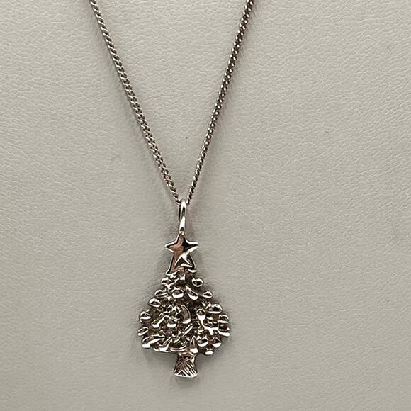 Shube’s Sterling 925 Textured Xmas Christmas Tree Star Topper Pendant Necklace - Picture 1 of 8